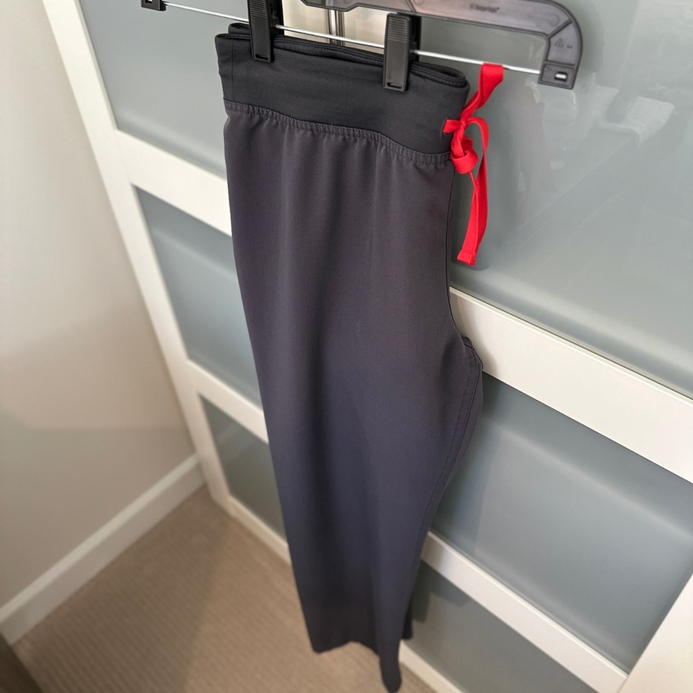 Livingston Basic Scrub Pants